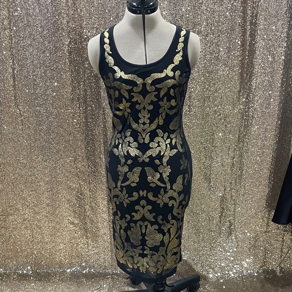 Elegant Black and Gold Sleeveless Dress